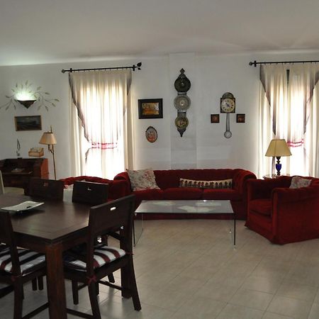 Apartamentos La Casa Pintada Caces Δωμάτιο φωτογραφία